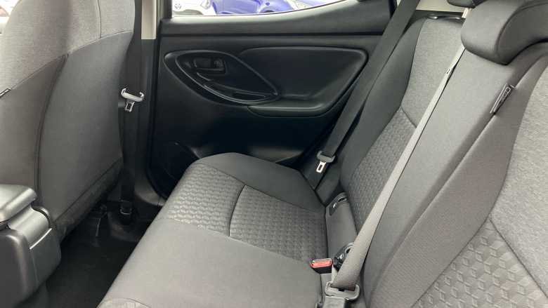 Toyota Yaris 1.5 Hybrid Design 5dr CVT Hybrid Hatchback